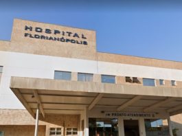 fachada do prédio do hospital florianópolis com inscrição do nome