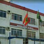 fachada colegio municipal maria luiza de melo melão em são josé com bandeiras