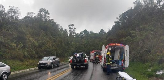 Helicóptero Arcanjo-01 atende acidente com feridos em Rancho Queimado