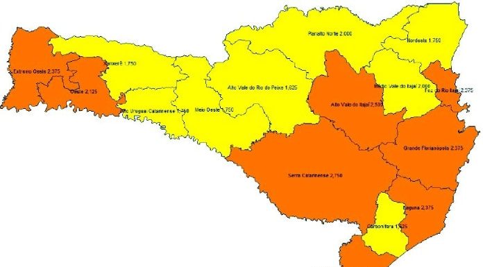 mapa de sc com 8 regiões laranjas e 8 amarelas