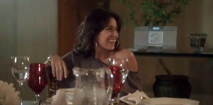 cena do filme mostra a atriz giovana antonelli sorrindo