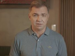 Gean Loureiro: “O ato foi consensual e fui alvo de uma armação covarde” gean loureiro em close olha para a câmera; ele usa uma camisa cinza da lacoste