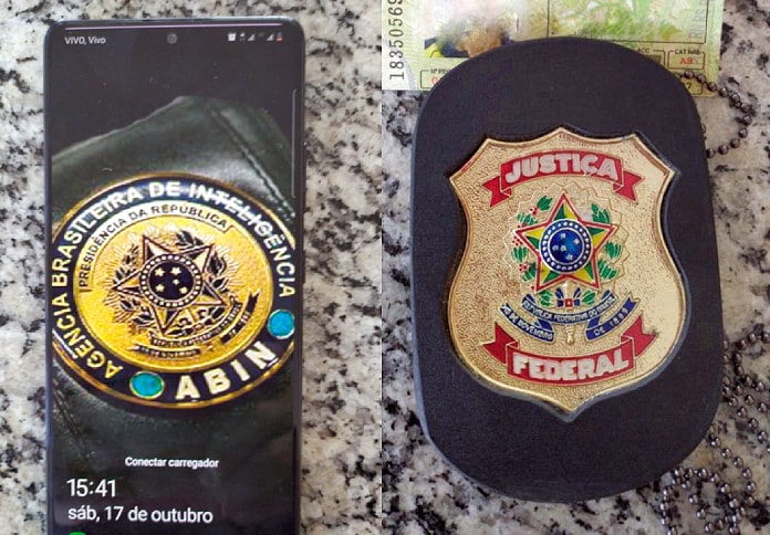 composição de duas fotos de um celular com foto de carteira da abin e de um distintivo de delegado da pf