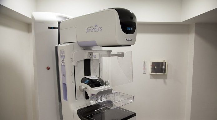 aparelho de mamografia em consultório