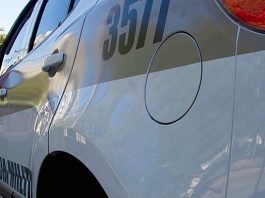 parte lateral de viatura com numeração 3577 e inscrição polícia militar