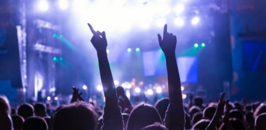 MP investiga 15 baladas de Florianópolis que teriam promovido aglomerações Eventos - shows - baladas