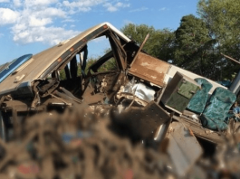 Colisão de ônibus e caminhão