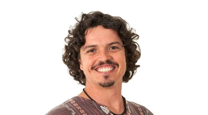 marquito sorridente para a foto