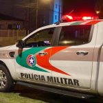 homem é morto em Palhoça: caminhonete da Polícia Militar