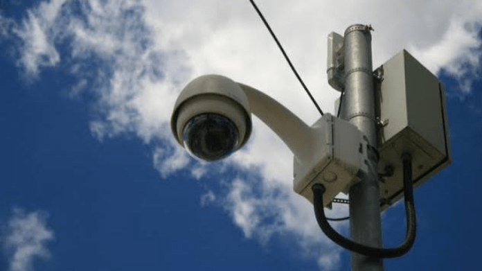 câmera de monitoramento na rua