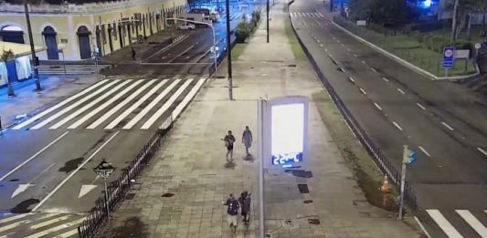 Santa Catarina determina toque de recolher de madrugada para tentar conter pandemia Santa Catarina terá toque de recolher de madrugada para tentar conter pandemia