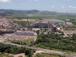 complexo de jorge lacerda visto em foto aérea; duas chaminés proeminentes