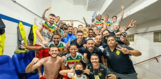 Jogadores do Brusque pós jogo contra o Ituano