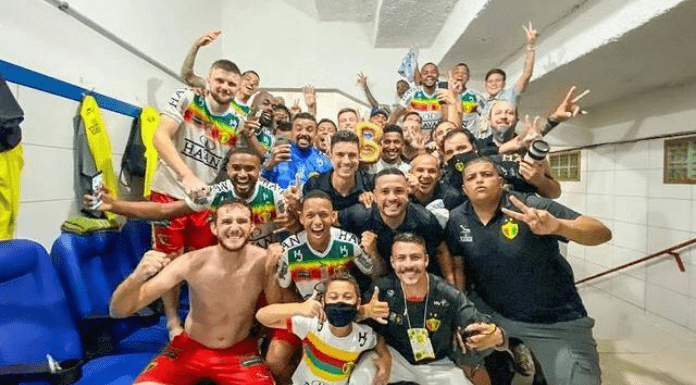 Jogadores do Brusque pós jogo contra o Ituano