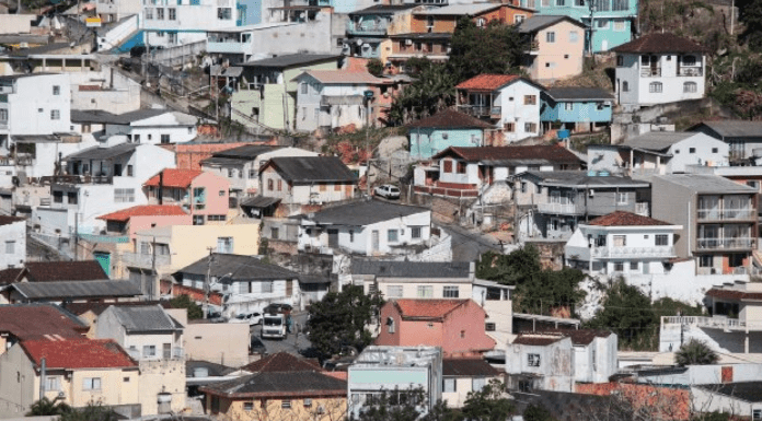 Fundo de Habitação Popular: Várias casas no território catarinense