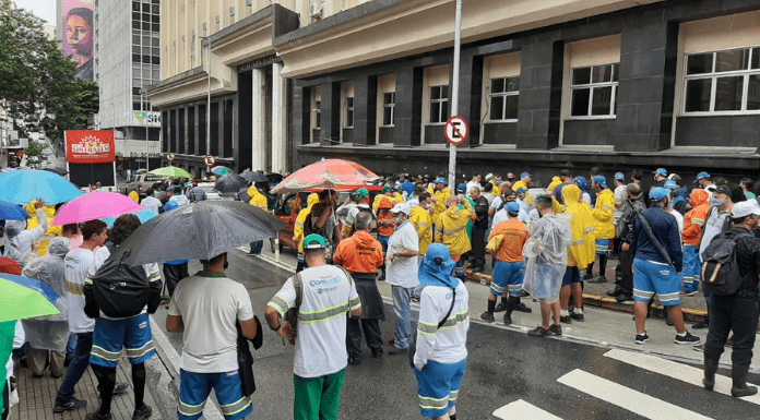 Greve: Servidores da Comcap nas ruas