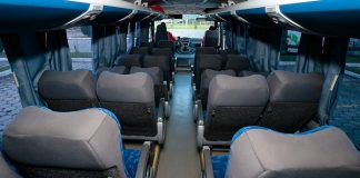 Governo libera maior ocupação de ônibus rodoviários - ônibus com poltronas visto pelo corredor