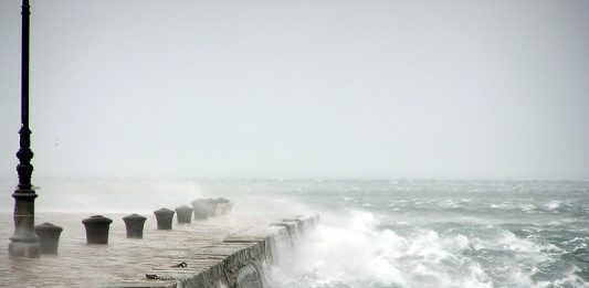 clima para amanha previsao do tempo vendaval mar agitado ciclone nuvens