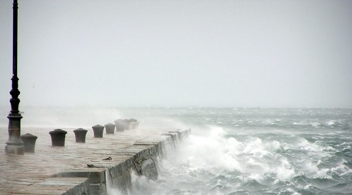 clima para amanha previsao do tempo vendaval mar agitado ciclone nuvens