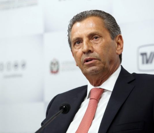 deputado júlio garcia é preso na operação hemorragia - em foto de arquivo ele fala em coletiva de imprensa