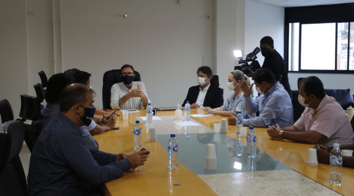 Reunião da Mesa Diretora e da Câmara Municipal São José sobre a devolução de R$ 1 milhão para o Programa Avança São José