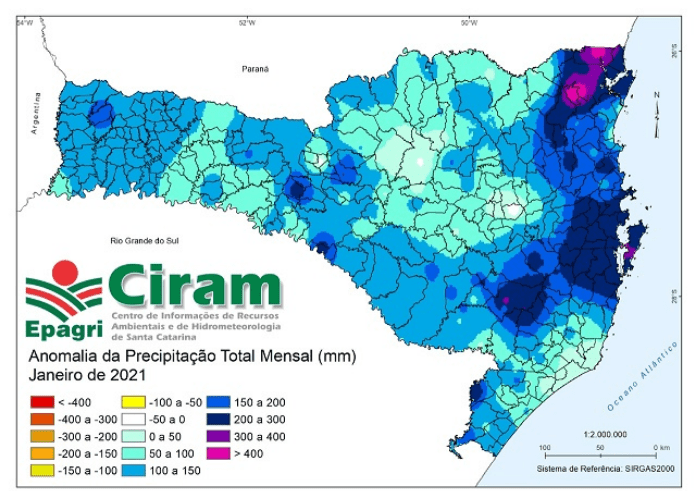 Mapa com precipitações nos municípios catarinenses