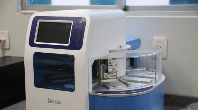 Lacen recebe equipamento para testagem de covid-19