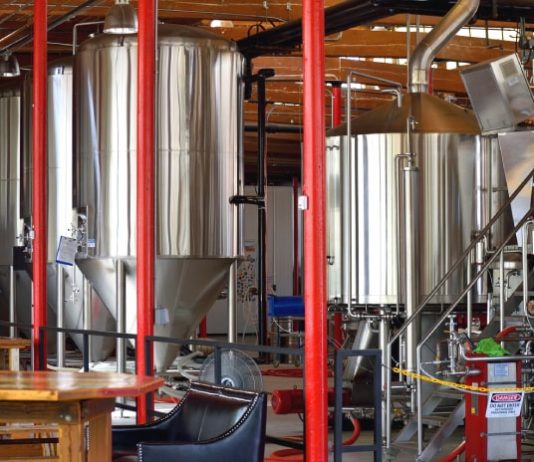 tonéis de bebidas - Setor industrial de SC tem bom saldo de empregos