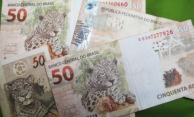 250 reais em notas de 50 - novo auxílio emergencial
