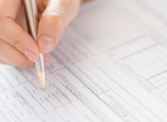 Centro de Ensino Profissionalizante está com inscrições abertas em Biguaçu Pessoa preenchendo a inscrição do Centro de Ensino Profissionalizante
