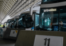 Serviços: ônibus na rodoviária de Florianópolis