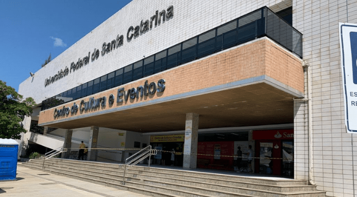 Centro de Eventos na UFSC terá drive thru para vacinar idosos