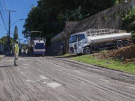 Rua Irineu Comelli em São José passa por obra de revitalização asfáltica Rua Irineu Comelli com inicio de obras na via