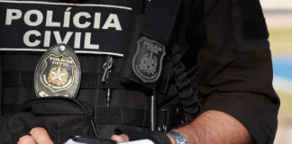 Policiais Civis: zoom em farda policial