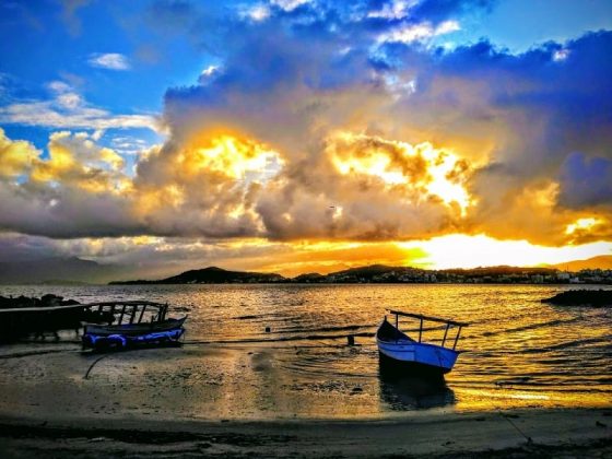 Pôr do sol visto da ponta da Avenida Beira-mar