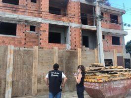 Prefeitura de Florianópolis fiscaliza e multa obras irregulares embargadas Florianópolis fiscaliza e multa obras irregulares embargadas