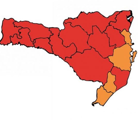 matriz de risco ao coronavírus em sc - mapa do estado divivido em 16 regiões - grande florianópolis e mais três em risco grave