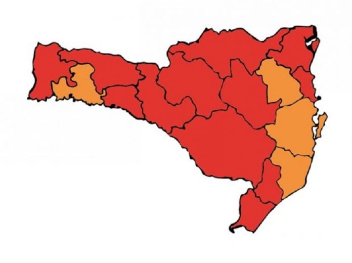 Grande Florianópolis, Laguna, Médio Vale do Itajaí e Oeste estão em nível grave