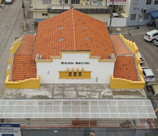 Mercado Público de Palhoça será reaberto ao público após reforma mercado público de palhoça visto de cima durante reforma