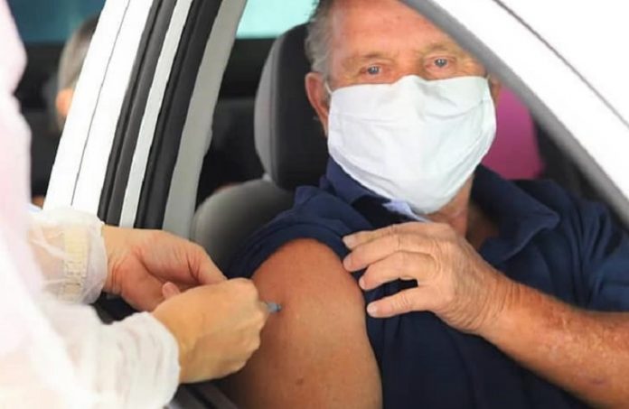 Biguaçu aplica primeira dose da vacina contra a COVID-19 em idosos com 63 anos ou mais nesta terça-feira
