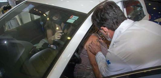 São José começa a vacinar moradores com 56 anos de idade ou mais na segunda São José inicia vacinação da covid-19 de professores