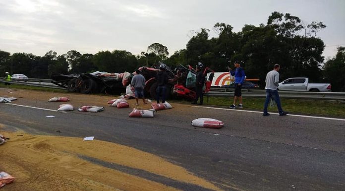 Acidente grave interrompe sentido sul da BR 101 em Palhoça