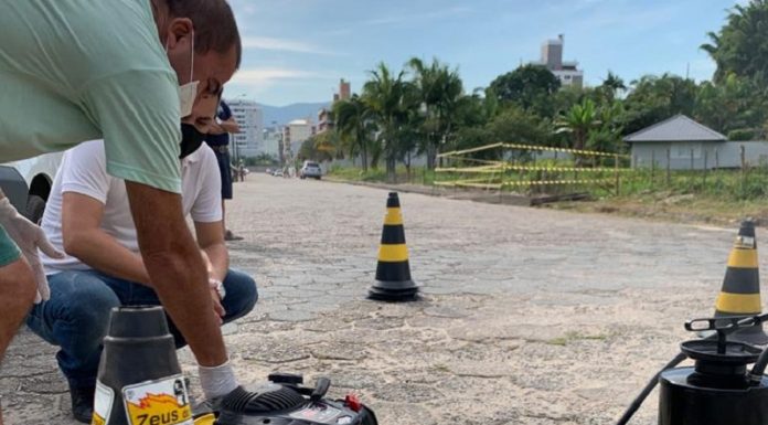 Casan vistoria rede de esgoto de Santo Amaro da Imperatriz Em conjunto com a Prefeitura Municipal, a CASAN iniciou um trabalho de avaliação e regularização das ligações de esgoto em Santo Amaro da Imperatriz.