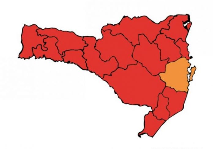 matriz de risco mostra todas as regiões de sc no vermelho, menos a grande florianópolis