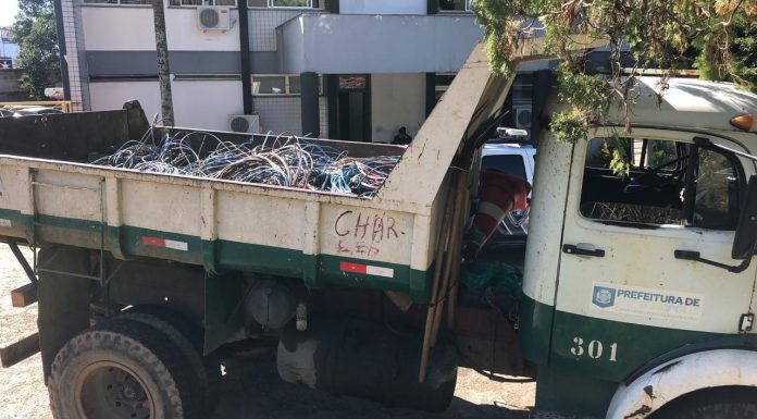 camihão com a caçamba lotada de fio de cobre roubado em apreensão na operação em florianópolis