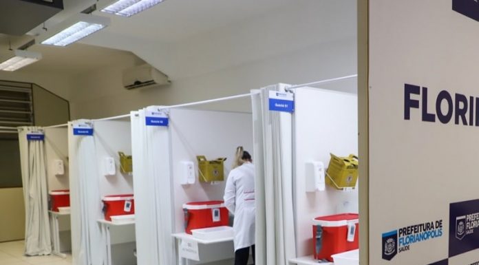 cabines de vacinação em florianópolis para vacinação de pessoas com comorbidades ou com mais de 60 anos