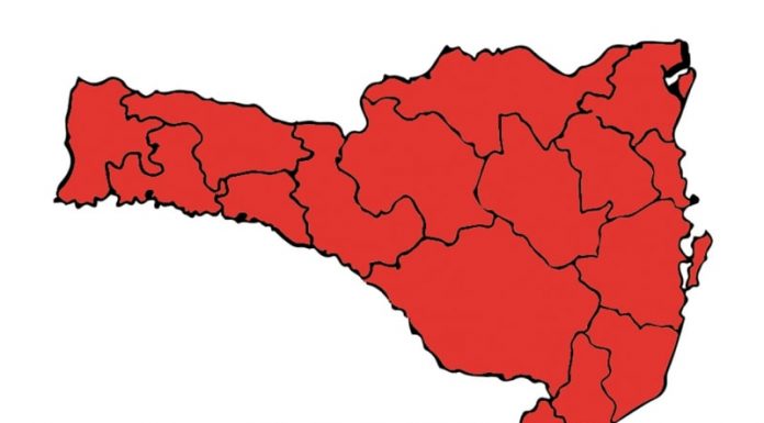 Santa Catarina volta a ter todas as regiões em nível máximo de risco ao coronavírus