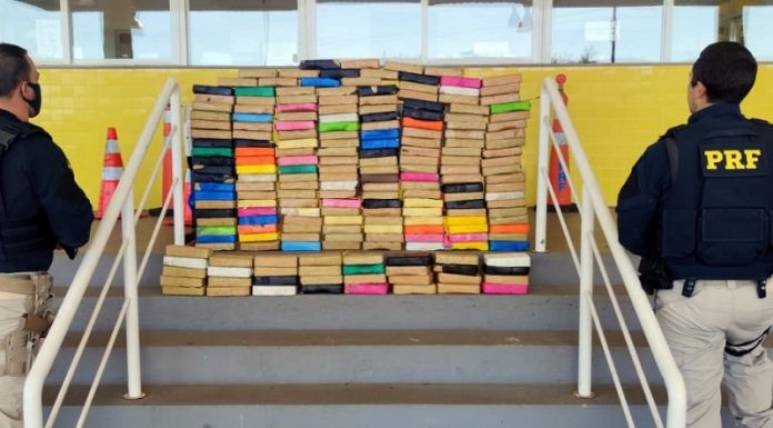 PRF apreende pasta de cocaína avaliada em R$ 26 milhões em SC