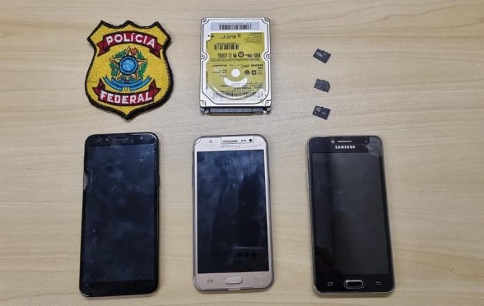 celulares apreendidos em capoeiras na operação amordaçados, da polícia federal, contra pornografia infantojuvenil