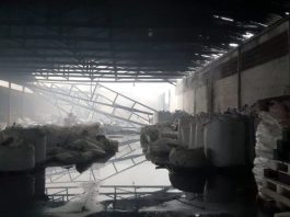 Incêndio destrói três galpões na colônia penal de Palhoça parte do galpão da colônia penal de palhoça destruída por incêndio